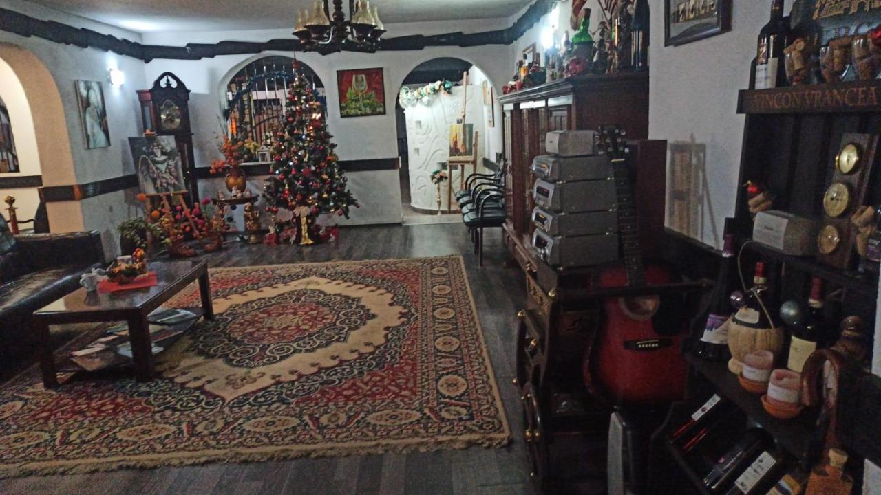 Casa Octavian Sucevita Exterior photo